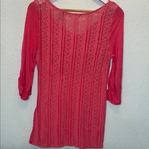 BKE Pink Lace Detail Top - Picture 3 of 3